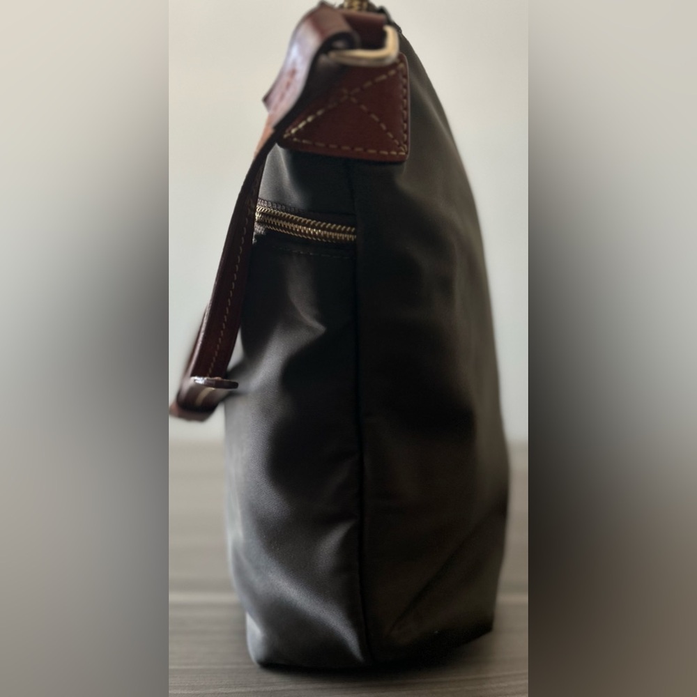 Dooney and Bourke handbag - Picture 3 of 10